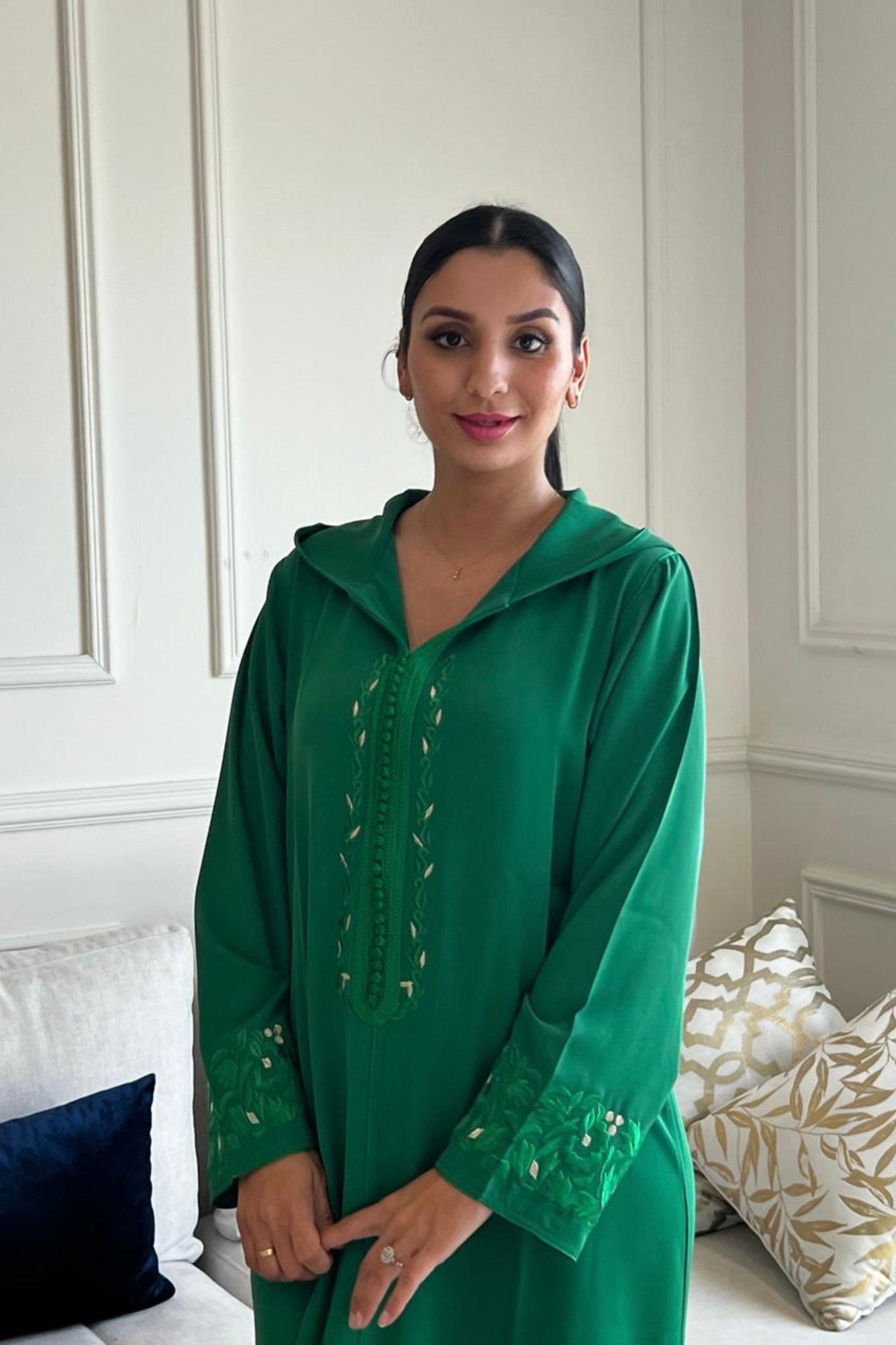 Jellaba Minimaliste verte avec Broderies Subtiles