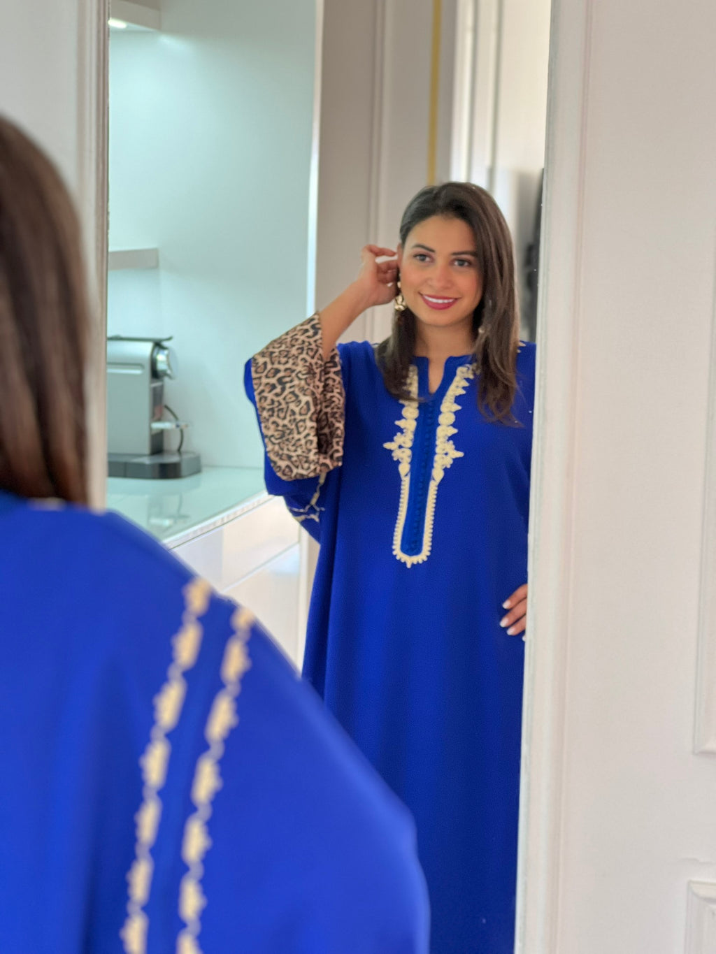 Gandoura Bleue Royale avec Détails Léopard et Broderies Dorées