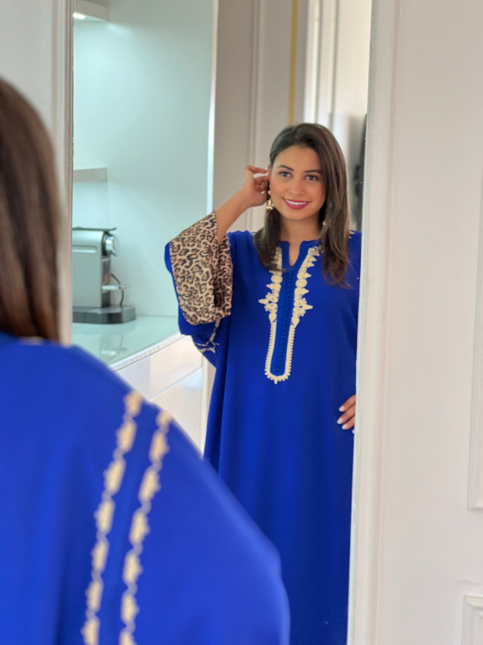 Gandoura Bleue Royale avec Détails Léopard et Broderies Dorées