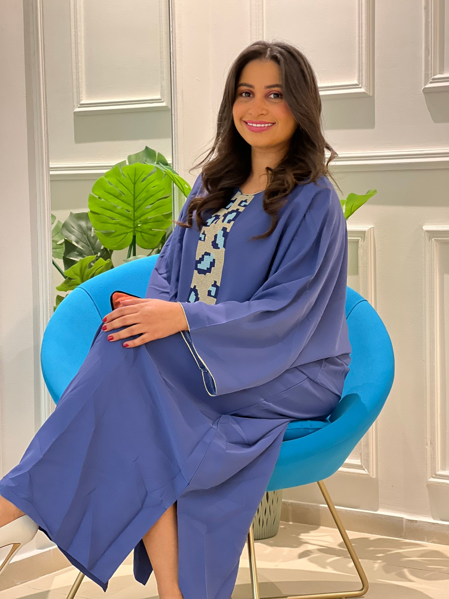 Gandoura Bleu avec Détails Brodés – Élégance et Modernité