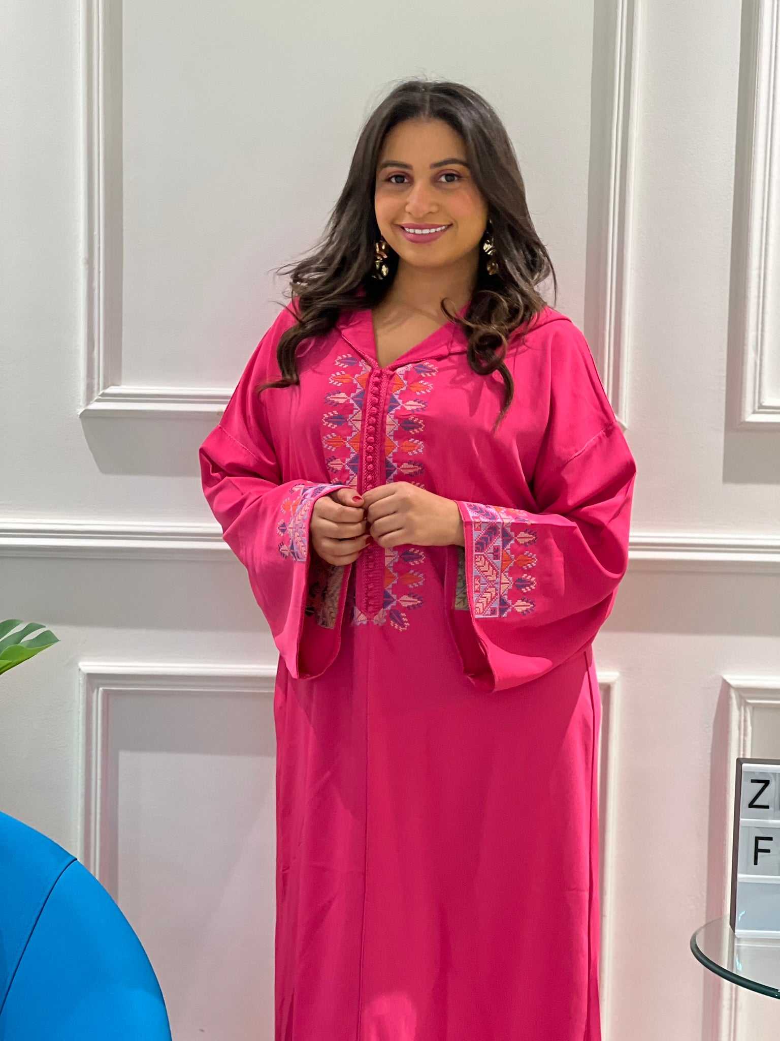 Jellaba Marocaine Rose avec Broderies  – Élégance et Confort